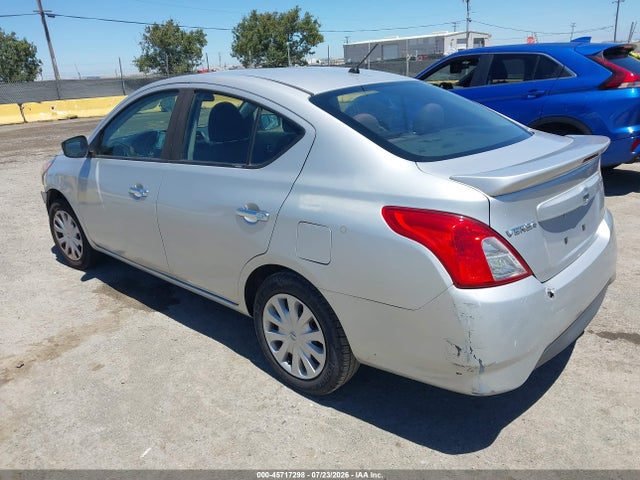 3N1CN7AP3JL810815 Nissan Versa 1.6 Sv