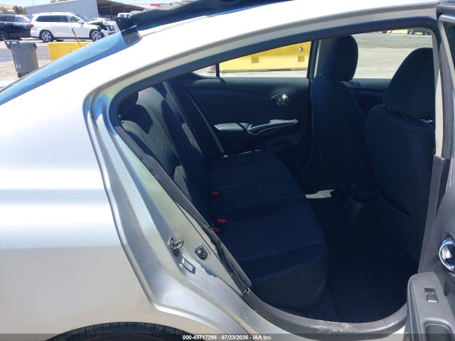 3N1CN7AP3JL810815 Nissan Versa 1.6 Sv