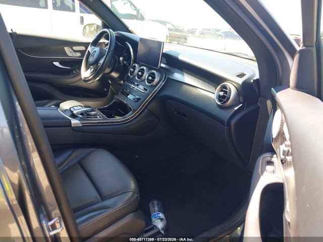 WDC0G4KB6HV011661 Mercedes-Benz Glc 300 4matic