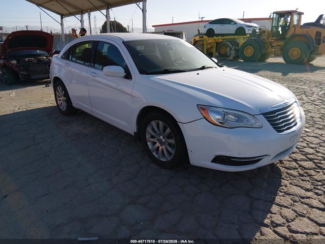 Auction sale of the 2013 Chrysler 200 Touring, vin: 1C3CCBBB7DN695864, lot number: 45717618