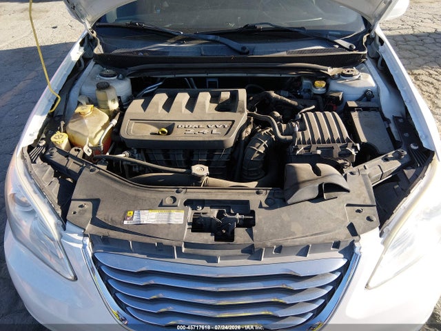 45717618 :رقم المزاد ، 1C3CCBBB7DN695864 vin ، 2013 Chrysler 200 Touring مزاد بيع