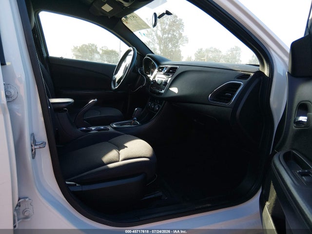 45717618 :رقم المزاد ، 1C3CCBBB7DN695864 vin ، 2013 Chrysler 200 Touring مزاد بيع