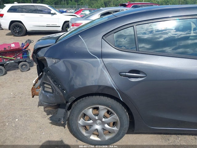 Mazda Mazda3 I Sv 2015 JM1BM1T76F1262975 Image 12