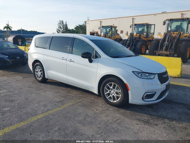 Auction sale of the 2025 Chrysler Pacifica Select, vin: 2C4RC1BG7SR612087, lot number: 45717853