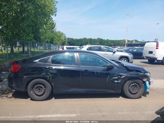 45718064 :رقم المزاد ، 2HGFC2F59JH558234 vin ، 2018 Honda Civic Lx مزاد بيع