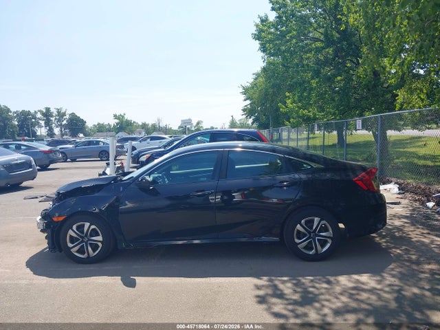 45718064 :رقم المزاد ، 2HGFC2F59JH558234 vin ، 2018 Honda Civic Lx مزاد بيع