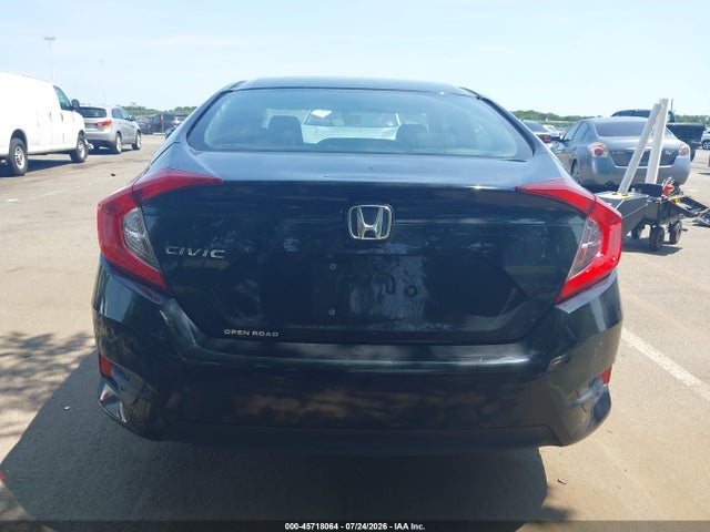 45718064 :رقم المزاد ، 2HGFC2F59JH558234 vin ، 2018 Honda Civic Lx مزاد بيع