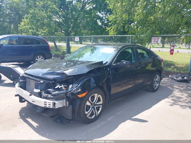 45718064 :رقم المزاد ، 2HGFC2F59JH558234 vin ، 2018 Honda Civic Lx مزاد بيع