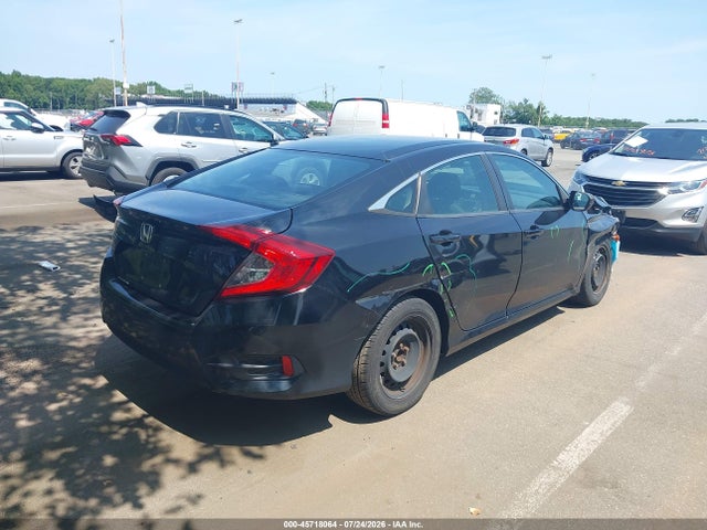 45718064 :رقم المزاد ، 2HGFC2F59JH558234 vin ، 2018 Honda Civic Lx مزاد بيع