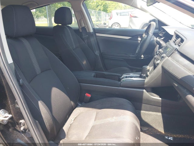 45718064 :رقم المزاد ، 2HGFC2F59JH558234 vin ، 2018 Honda Civic Lx مزاد بيع