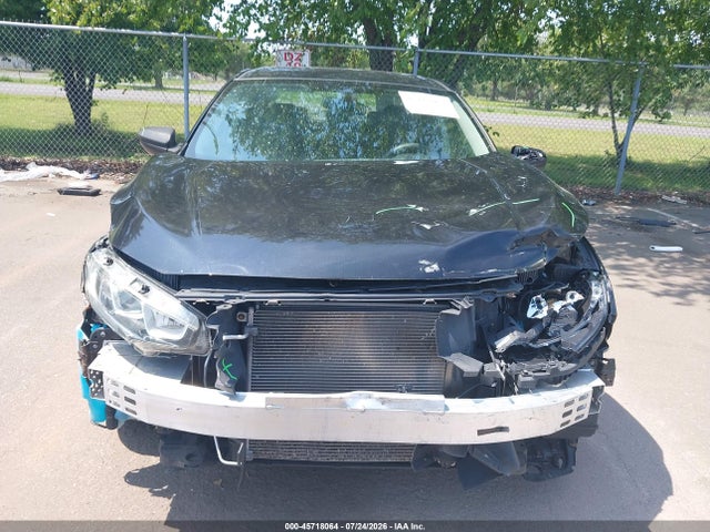 45718064 :رقم المزاد ، 2HGFC2F59JH558234 vin ، 2018 Honda Civic Lx مزاد بيع