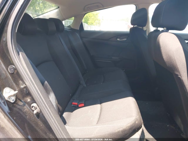 45718064 :رقم المزاد ، 2HGFC2F59JH558234 vin ، 2018 Honda Civic Lx مزاد بيع