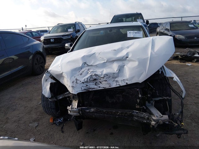 Продажа на аукционе авто 2015 Audi A4 2.0t Premium, vin: WAUAFAFL1FA027332, номер лота: 45718081