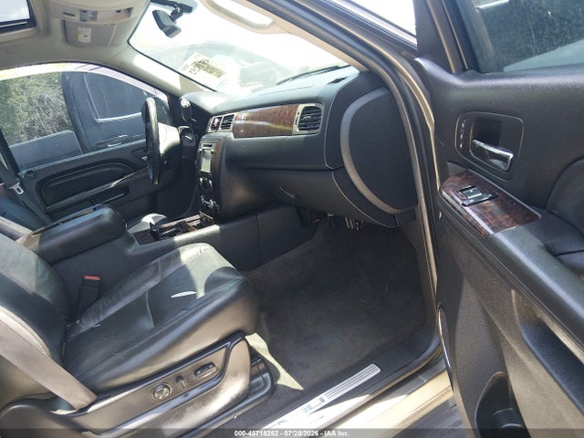 Продаж на аукціоні авто 2012 Gmc Yukon Xl 1500 Denali, vin: 1GKS2MEF3CR184412, номер лоту: 45718252