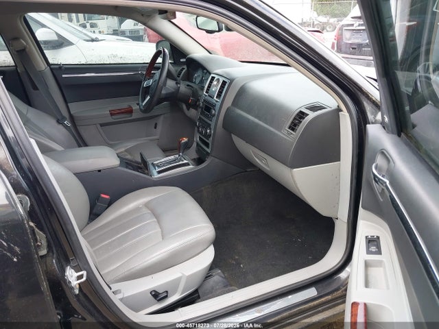 Продаж на аукціоні авто 2007 Chrysler 300c, vin: 2C3KA63H37H748536, номер лоту: 45718273
