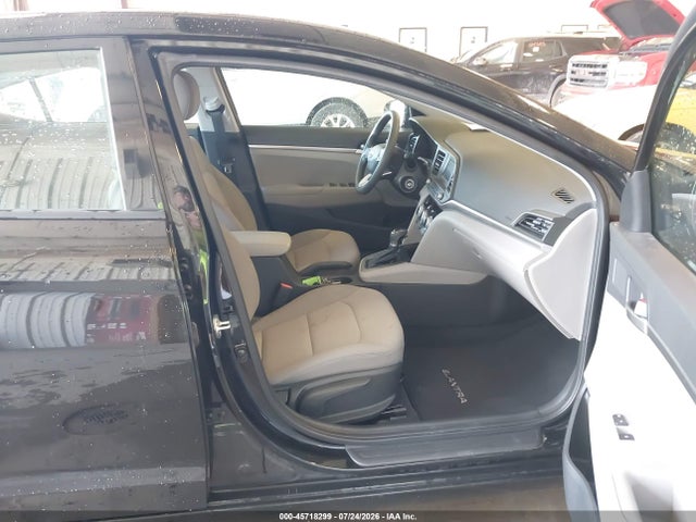 Продажа на аукционе авто 2019 Hyundai Elantra Se, vin: 5NPD74LF1KH497201, номер лота: 45718299