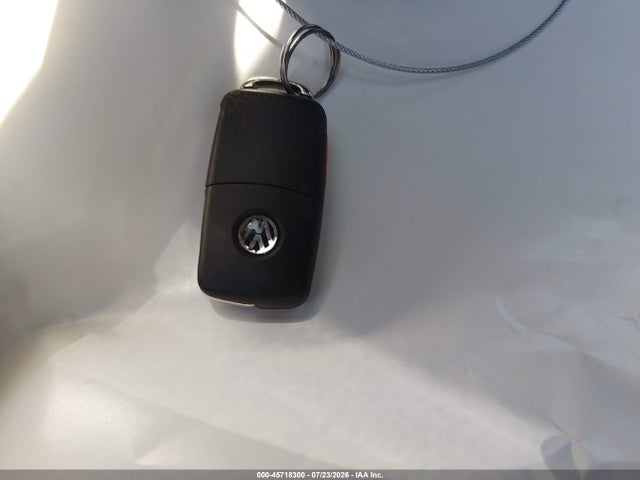 45718300 :رقم المزاد ، 3VWD07AJ8FM402188 vin ، 2015 Volkswagen Jetta 1.8t Se مزاد بيع