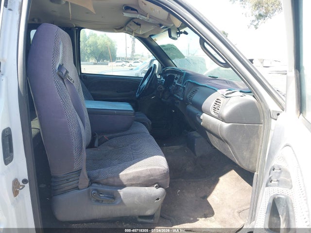 45718305 :رقم المزاد ، 1B7HC13Z1YJ153891 vin ، 2000 Dodge Ram 1500 St مزاد بيع