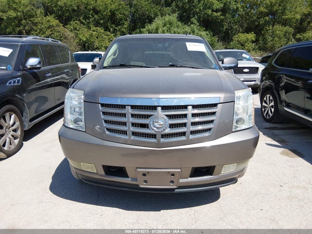 2011 Cadillac Escalade Premium მანქანა იყიდება აუქციონზე, vin: 1GYS3CEF3BR138140, აუქციონის ნომერი: 45718373