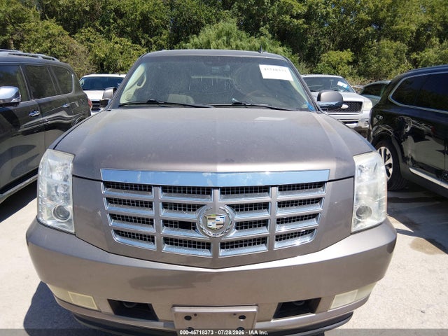 2011 Cadillac Escalade Premium მანქანა იყიდება აუქციონზე, vin: 1GYS3CEF3BR138140, აუქციონის ნომერი: 45718373