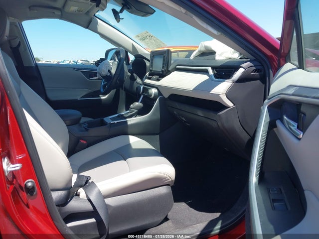 4T3B6RFV8NU068841 Toyota Rav4 Hybrid Xle Premium