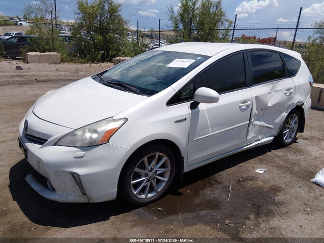 Toyota Prius V Five 2014 JTDZN3EU2E3334462 Image 2