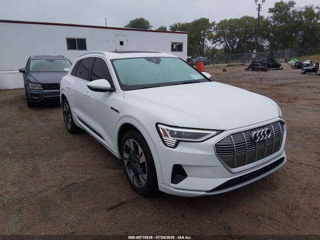 Audi E-tron Premium Quattro 2021 WA1AAAGE5MB020404 головне зображення