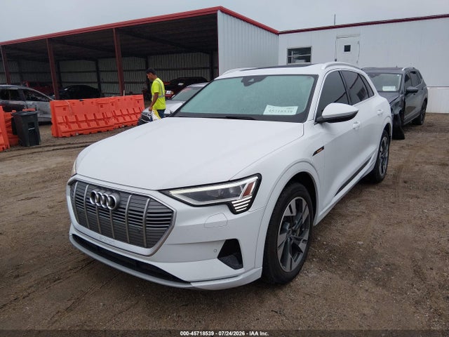 Audi E-tron Premium Quattro 2021 WA1AAAGE5MB020404 Image 2