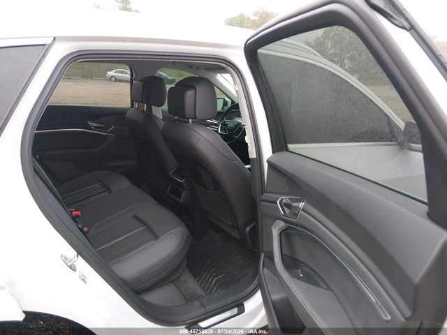 Audi E-tron Premium Quattro 2021 WA1AAAGE5MB020404 Image 8