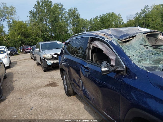 2022 Gmc Terrain Awd Slt მანქანა იყიდება აუქციონზე, vin: 3GKALVEV0NL256117, აუქციონის ნომერი: 45718582