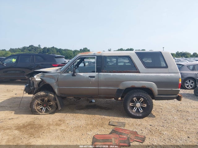 45718601 :رقم المزاد ، JT3RN63W0J0199570 vin ، 1988 Toyota 4runner Rn60 مزاد بيع