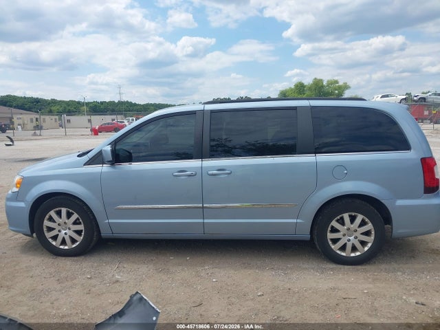 2016 Chrysler Town & Country Touring მანქანა იყიდება აუქციონზე, vin: 2C4RC1BG1GR253939, აუქციონის ნომერი: 45718606