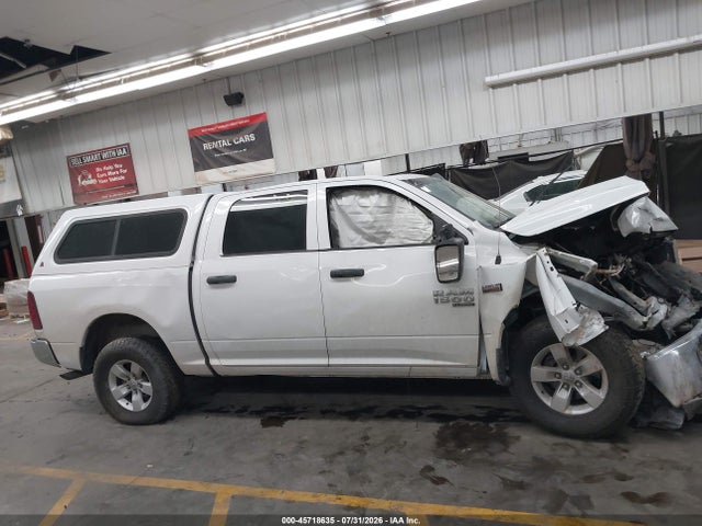 3C6RR7KTXMG623096 RAM 1500 Classic Tradesman 4x4 5&#039;7 Box