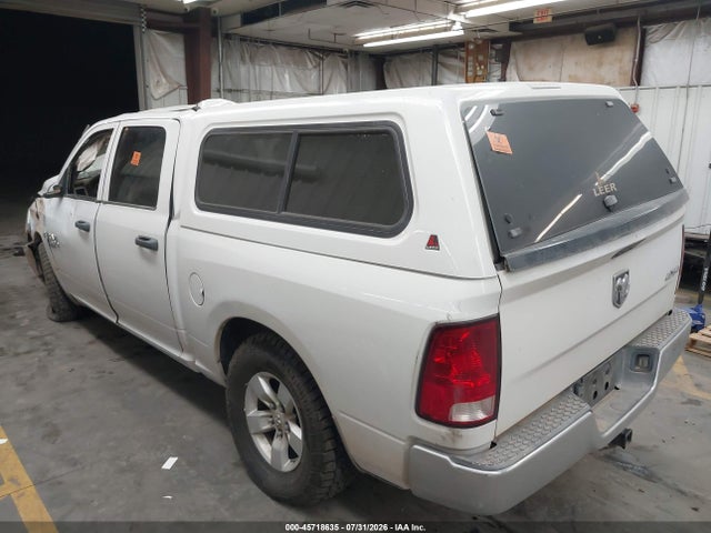 3C6RR7KTXMG623096 RAM 1500 Classic Tradesman 4x4 5&#039;7 Box