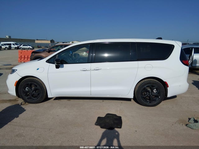 Продажа на аукционе авто 2024 Chrysler Pacifica Hybrid S Appearance Pkg, vin: 2C4RC1S73RR115211, номер лота: 45718653