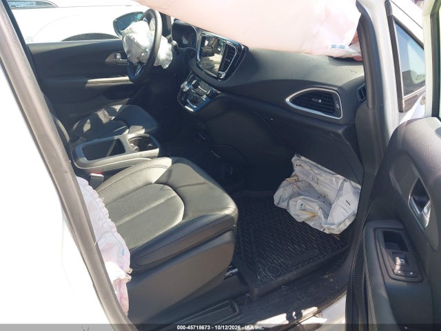 45718673 :رقم المزاد ، 2C4RC1CG0TR161388 vin ، 2026 Chrysler Voyager Lx مزاد بيع
