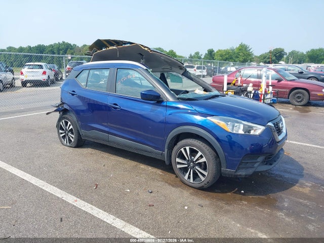2018 3N1CP5CU5JL541184 головне зображення