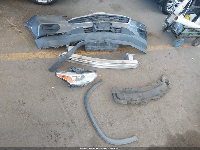 Chevrolet Traverse Ls 2019 1GNERFKW2KJ159817 Image 12