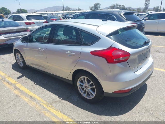 Ford FOCUS SE 2018 1FADP3K27JL328969 Image 3