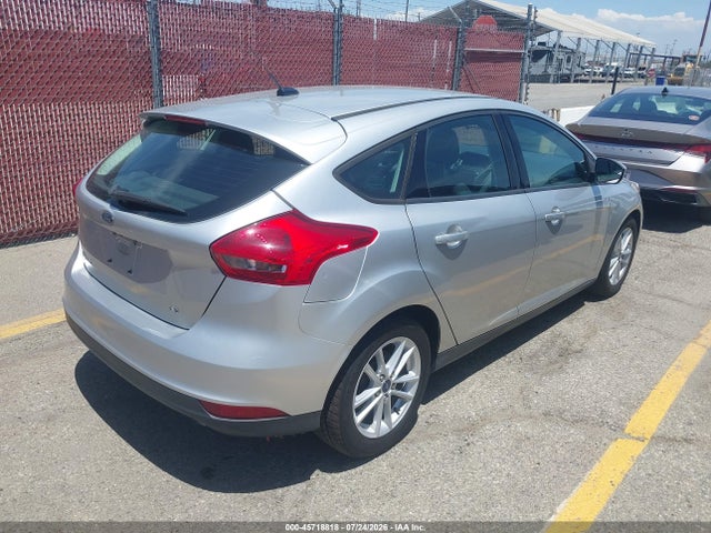 Ford FOCUS SE 2018 1FADP3K27JL328969 Image 4