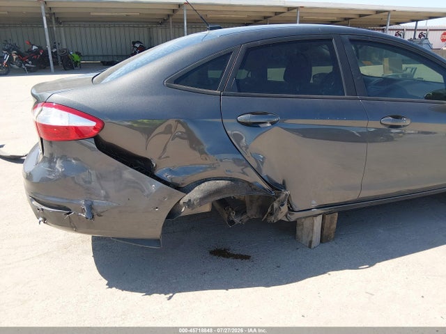 45718848 :رقم المزاد ، 3FADP4BJ0KM157981 vin ، 2019 Ford Fiesta Se مزاد بيع