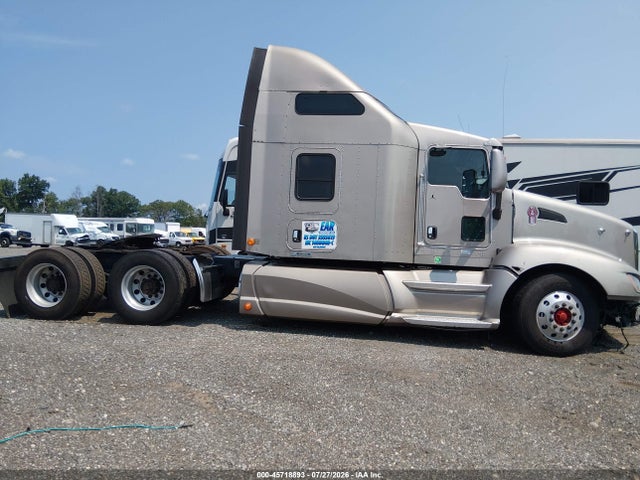 45718893 :رقم المزاد ، 1XKADP9X5BJ289475 vin ، 2011 Kenworth Construction T660 مزاد بيع