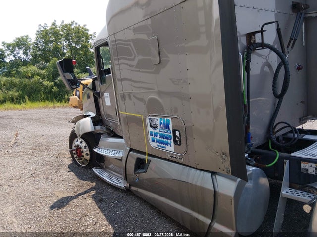 45718893 :رقم المزاد ، 1XKADP9X5BJ289475 vin ، 2011 Kenworth Construction T660 مزاد بيع