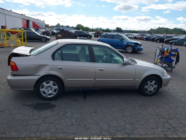 45718921 :رقم المزاد ، 1HGEJ8645YL032417 vin ، 2000 Honda Civic Ex مزاد بيع