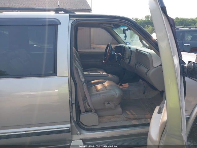 Продаж на аукціоні авто 1999 Chevrolet Suburban Lt, vin: 3GNEC16R8XG162920, номер лоту: 45719095