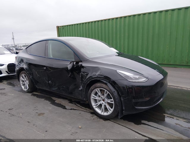 Продажа на аукционе авто 2023 Tesla Model Y Awd/long Range Dual Motor All-wheel Drive, vin: 7SAYGDEEXPA181548, номер лота: 45719109