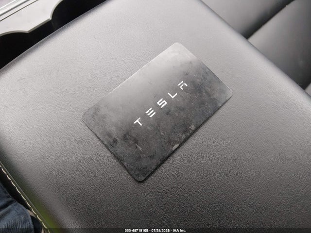 Продажа на аукционе авто 2023 Tesla Model Y Awd/long Range Dual Motor All-wheel Drive, vin: 7SAYGDEEXPA181548, номер лота: 45719109