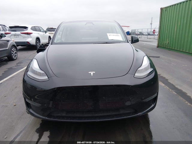 Продажа на аукционе авто 2023 Tesla Model Y Awd/long Range Dual Motor All-wheel Drive, vin: 7SAYGDEEXPA181548, номер лота: 45719109