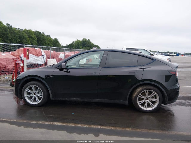 Продажа на аукционе авто 2023 Tesla Model Y Awd/long Range Dual Motor All-wheel Drive, vin: 7SAYGDEEXPA181548, номер лота: 45719109