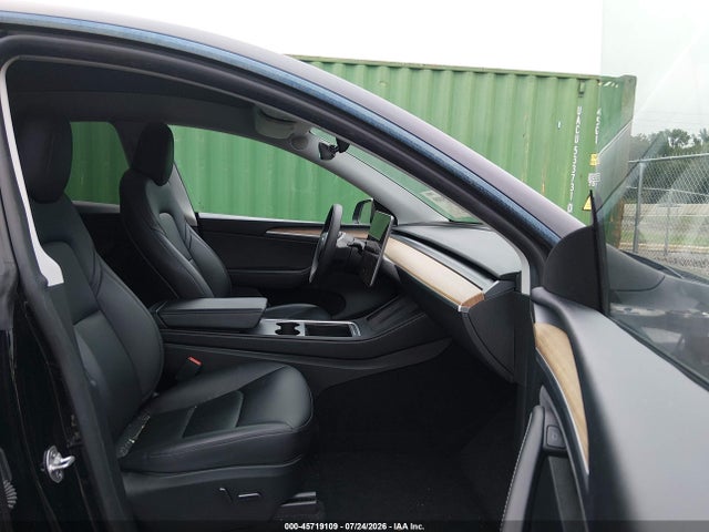 Продажа на аукционе авто 2023 Tesla Model Y Awd/long Range Dual Motor All-wheel Drive, vin: 7SAYGDEEXPA181548, номер лота: 45719109